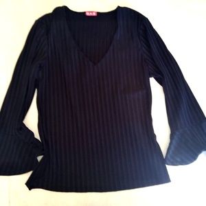 G.A.S. 3/4 Sleeve V-neck with Flouncy Arm Detail